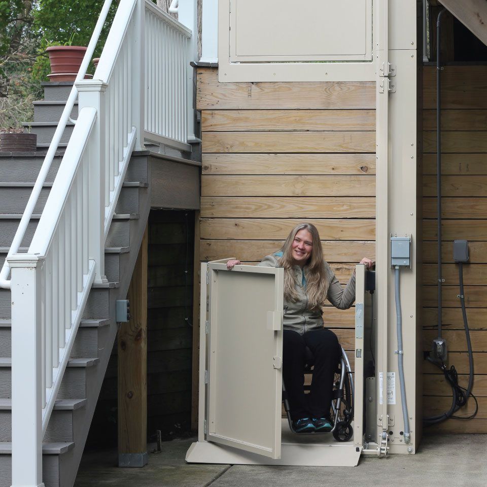 svc4 vertical platform lift (1)